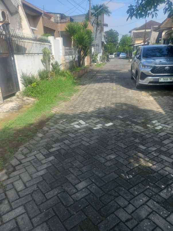 rumah kawasan elite one gate kota mojokerto
