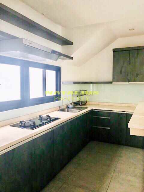 rumah kebon baru tebet