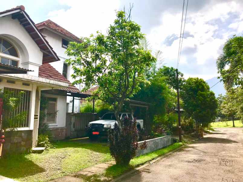 rumah klasik kluster pasadena sentul city