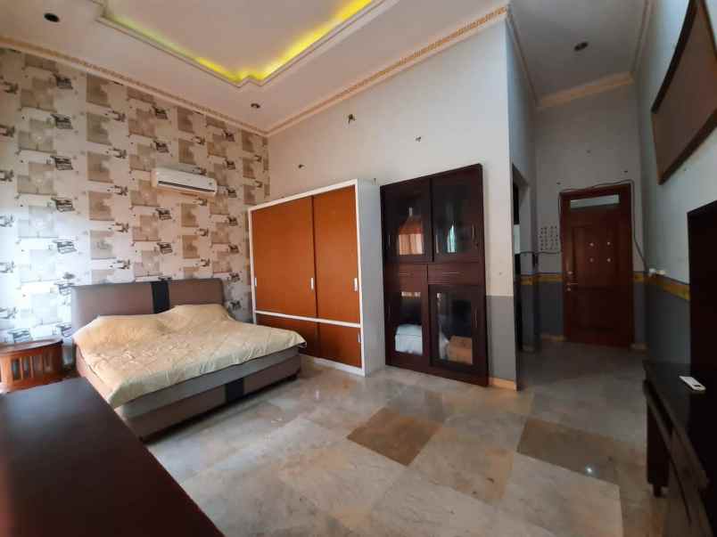 rumah luas 596 meter 7 kt semifurnished cinere depok