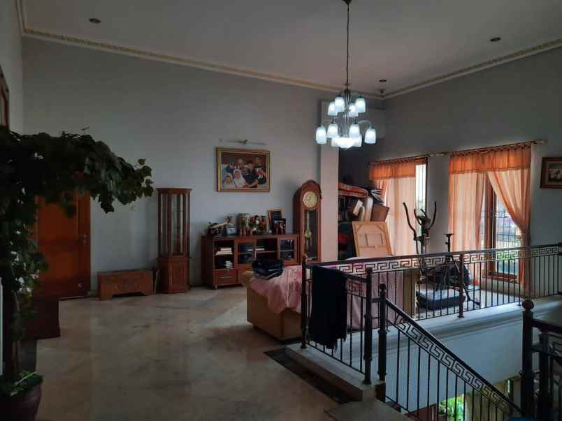 rumah luas 596 meter 7 kt semifurnished cinere depok