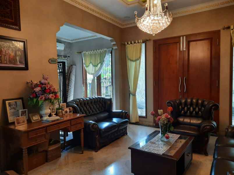 rumah luas 596 meter 7 kt semifurnished cinere depok