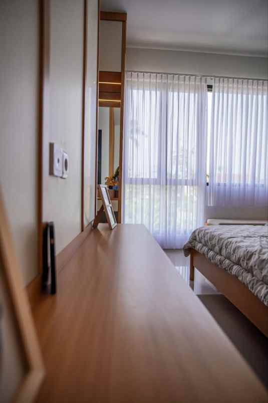 rumah mewah 2 lantai di sawangan depok