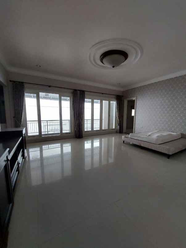 rumah mewah 2 lantai puri galaxy surabaya timur