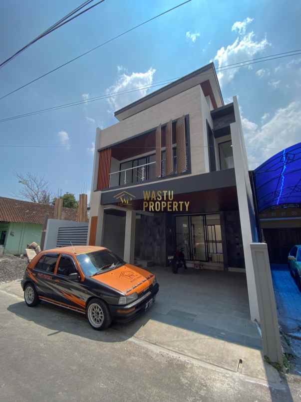 rumah mewah dijual dekat monjali