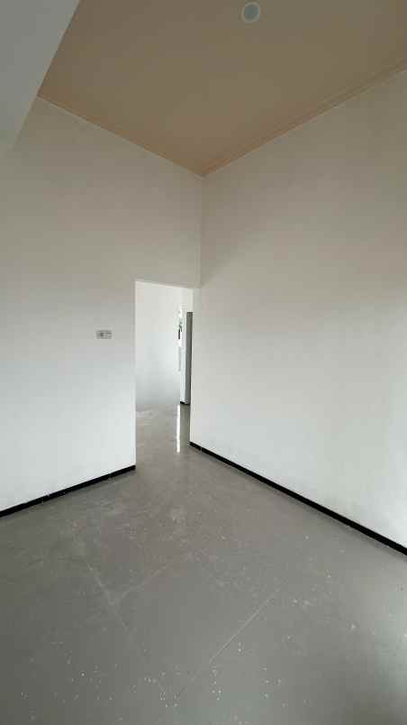 rumah mewah siap huni kepanjen 2 lantai 700 jutaan