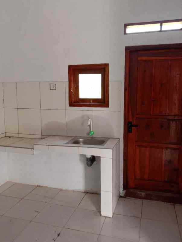 rumah minimalis bebas banjir 2 5 km ke stasiun daru