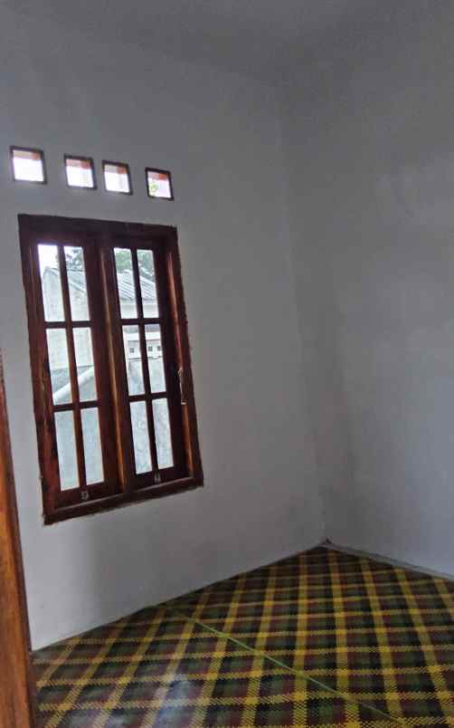 rumah minimalis bebas banjir 2 5 km ke stasiun daru