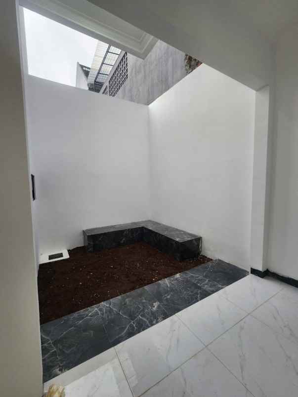 rumah nyaman bebas banjir di tanah baru beji depok