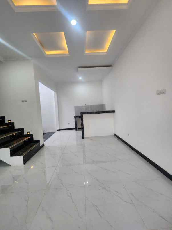 rumah nyaman bebas banjir di tanah baru beji depok