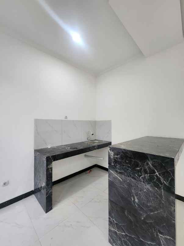 rumah nyaman bebas banjir di tanah baru beji depok