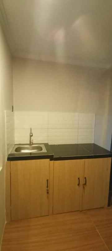 rumah nyaman dalam kompleks di bedahan sawangan depok