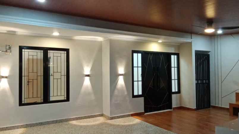 rumah nyaman dalam kompleks di bedahan sawangan depok