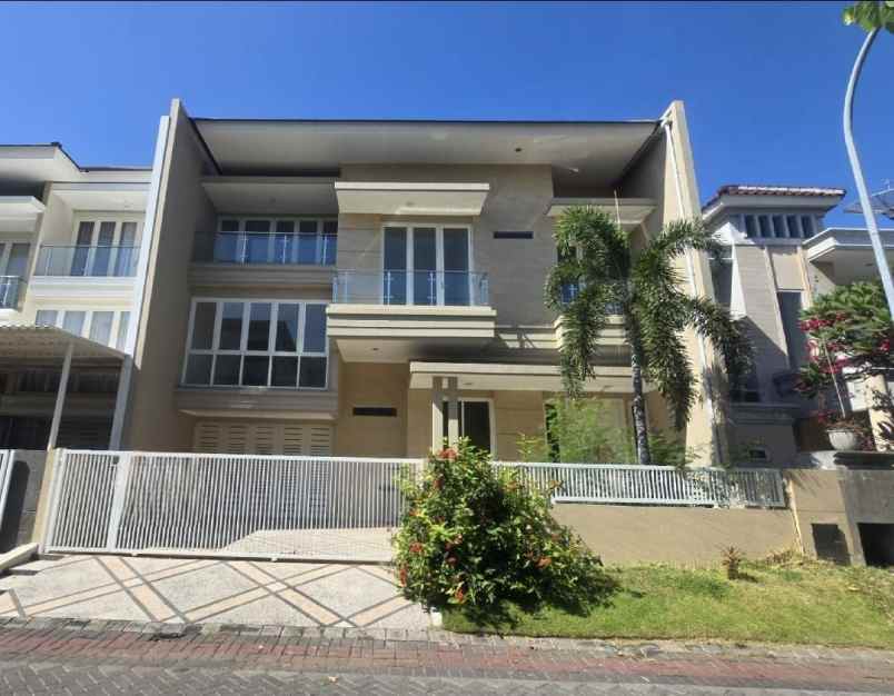 rumah pakuwon city new gress minimalis strategis bagus