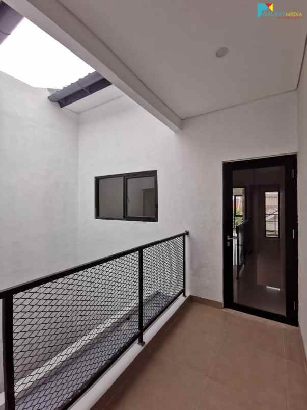 rumah pekayon bekasi selatan