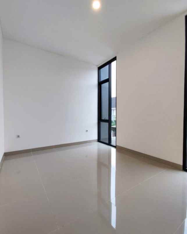 rumah ready siap huni dekat pondok cabe