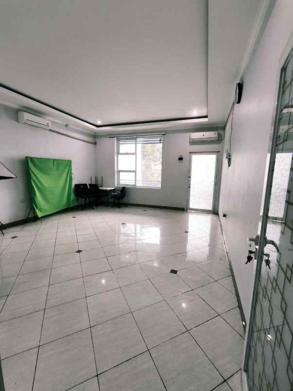 rumah ruko pinggir jalan utama cipayung jakarta timur
