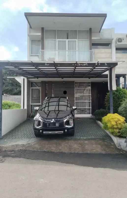 rumah sarijadi bandung dekat ke tol pasteur