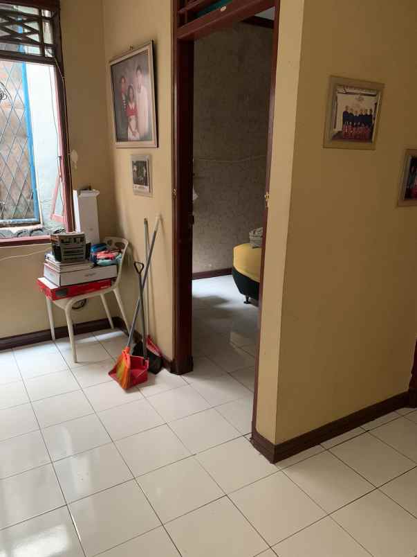 rumah second terawat di depok 2 tengah