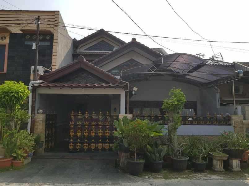 rumah second terawat di depok 2 tengah