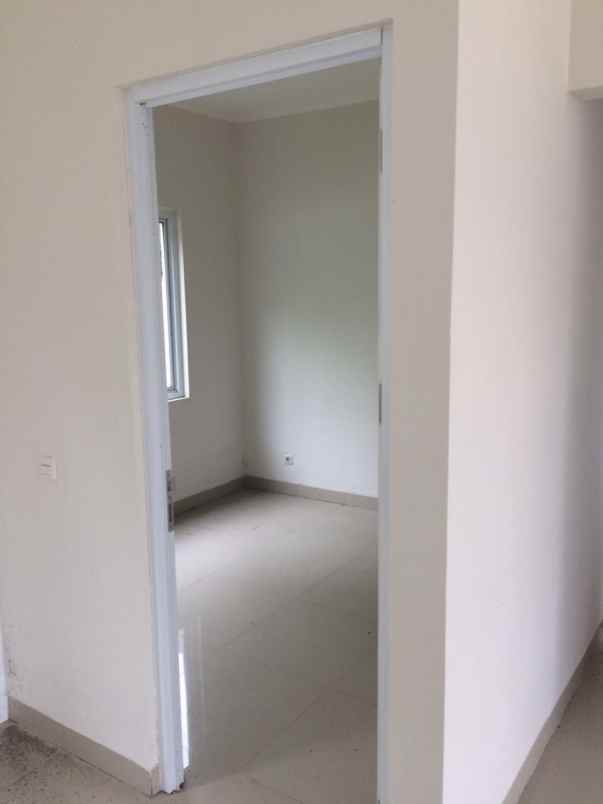 rumah serpong lagoon