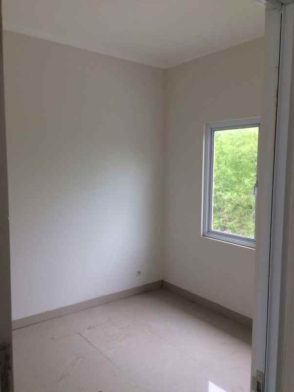 rumah serpong lagoon