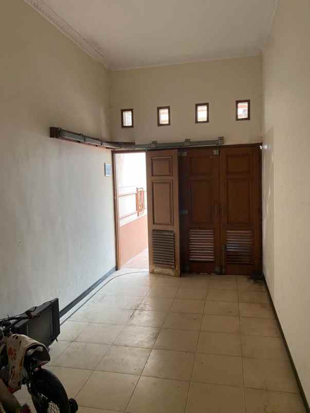 rumah siap huni 2 lantai lokasi araya malang