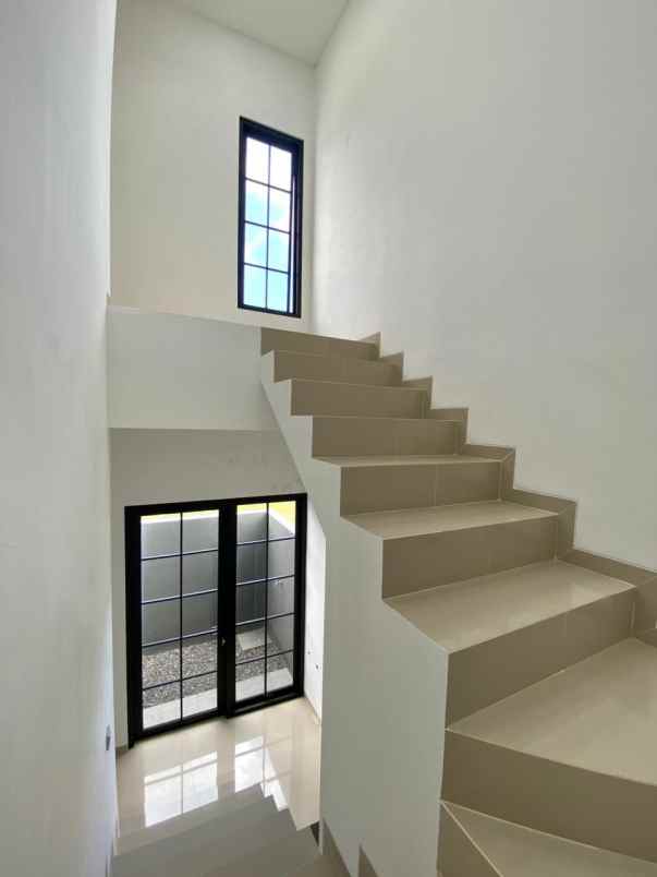 rumah siap huni lokasi di joyo agung kota malang