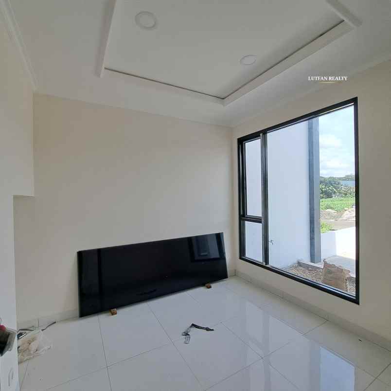 rumah skandinavian modern jagakarsa dalam komplek