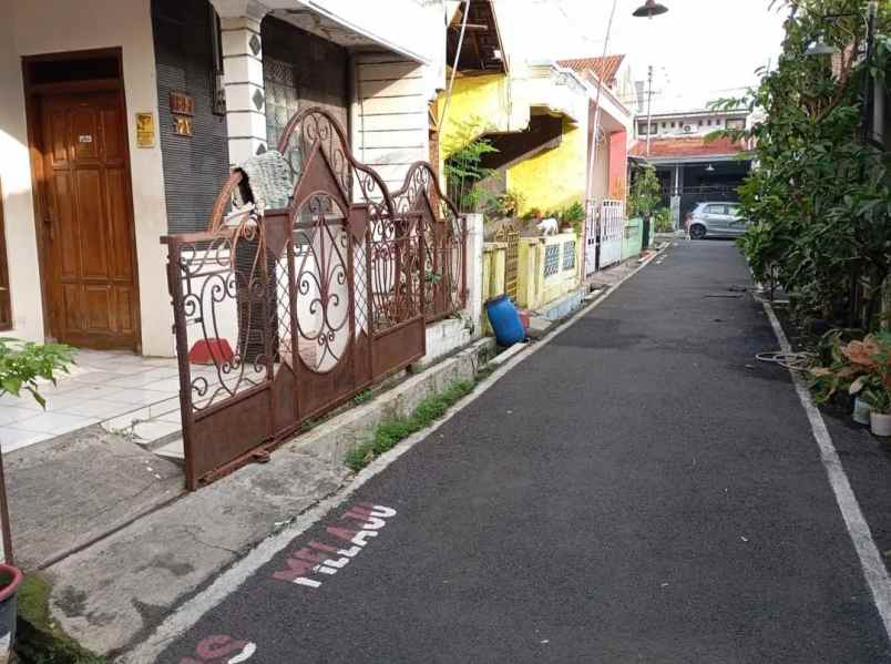 rumah srondol wetan banyumanik semarang