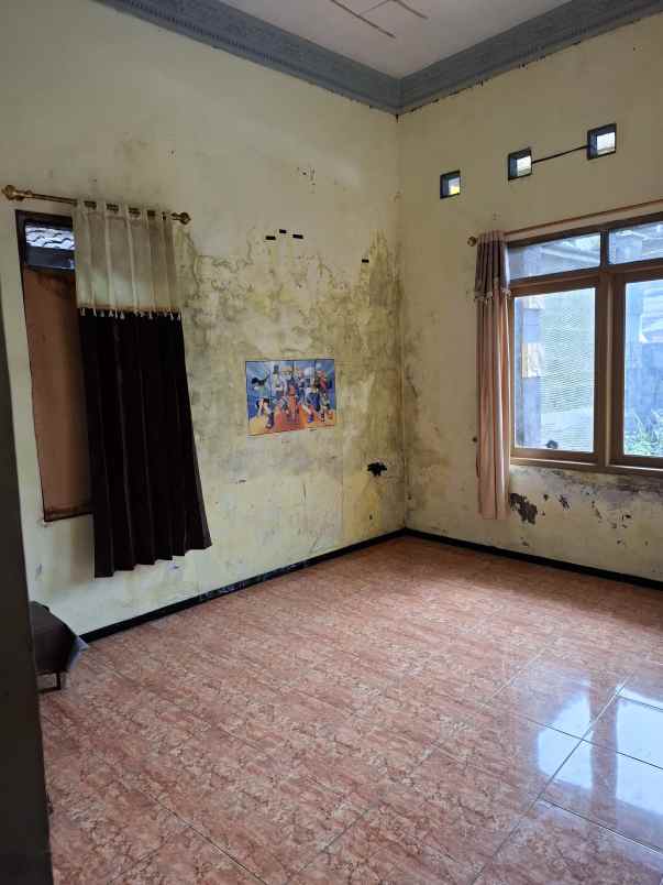 rumah strategis sambiroto dekat unimus dekat kemana