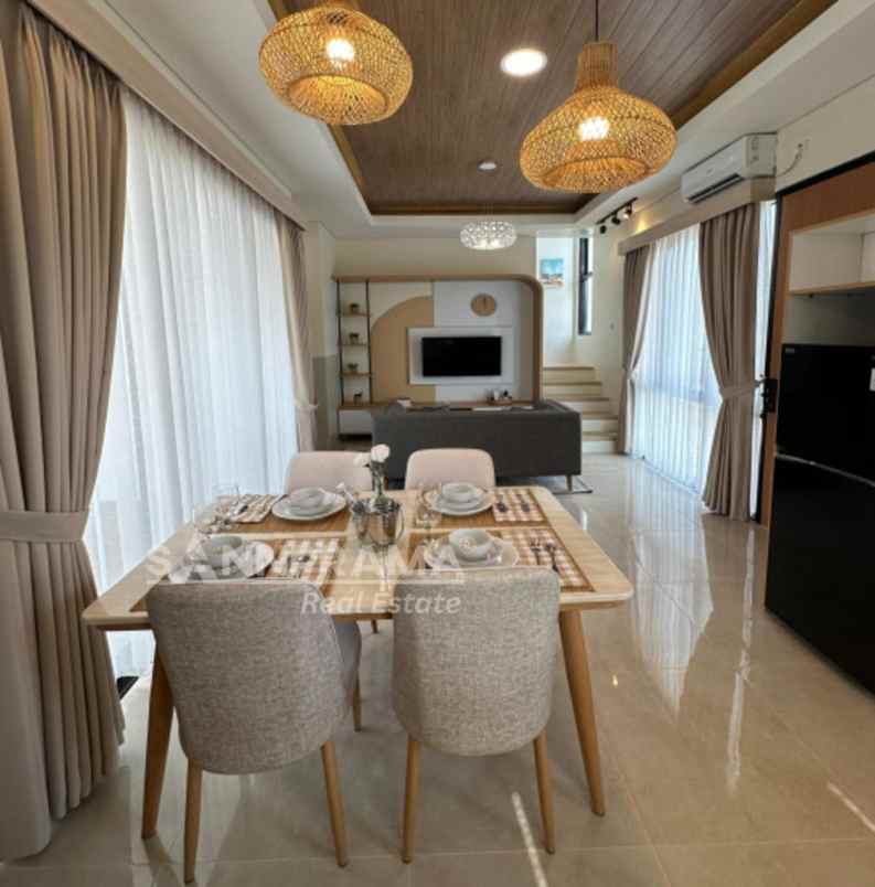 sayana at bnr dengan view langsung ke gunung salak rn