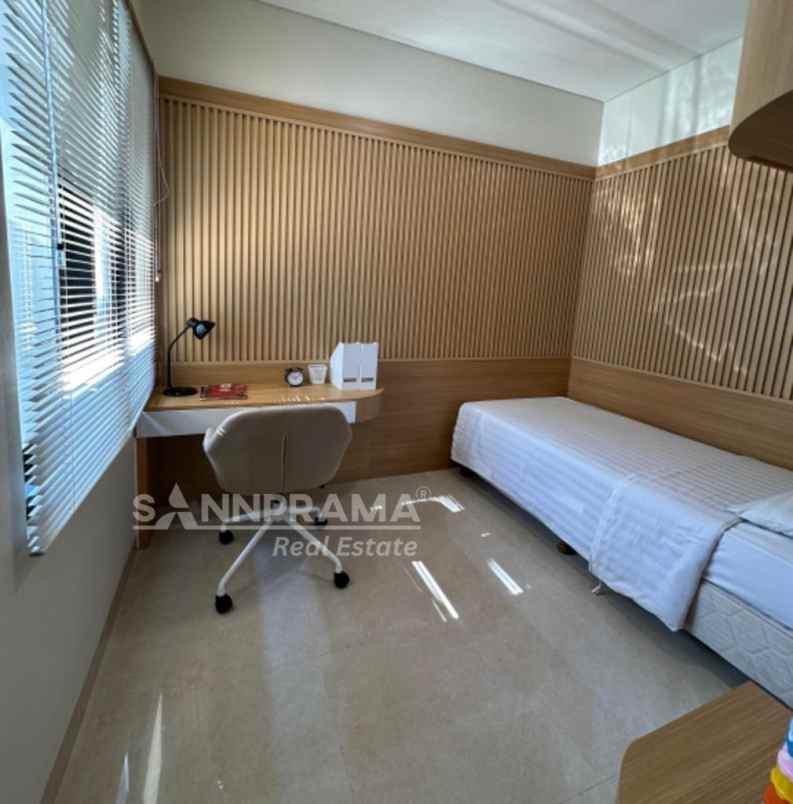 sayana at bnr dengan view langsung ke gunung salak rn