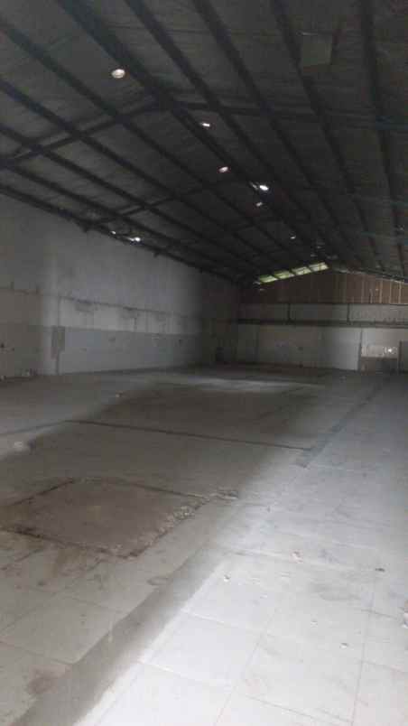 sewa gudang 1000 meter meruya