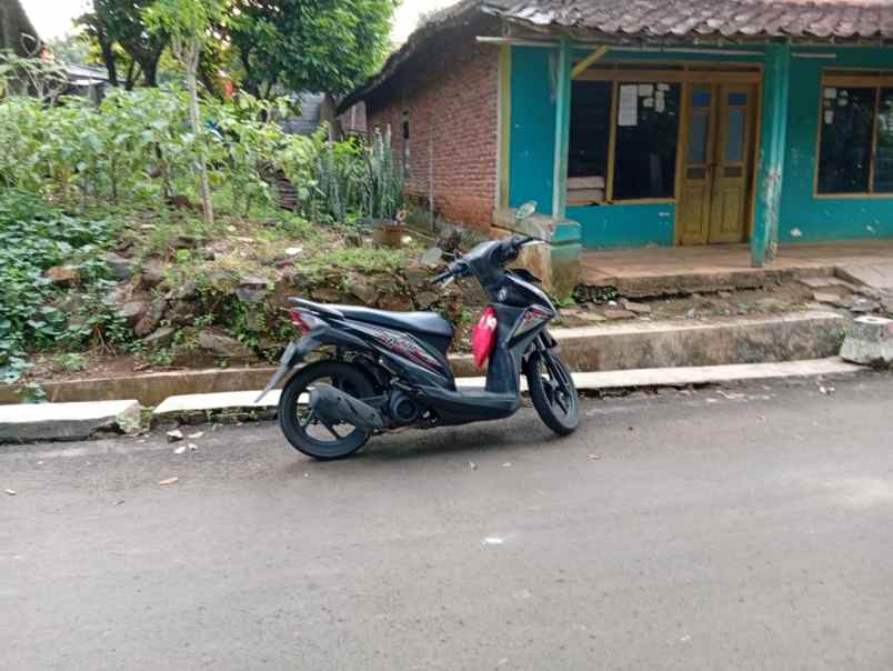 tanah kampung pinggir aspal
