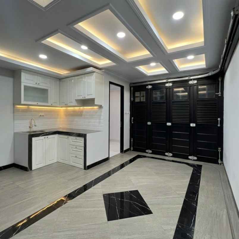 townhouse modern cilandak dekat tol andara