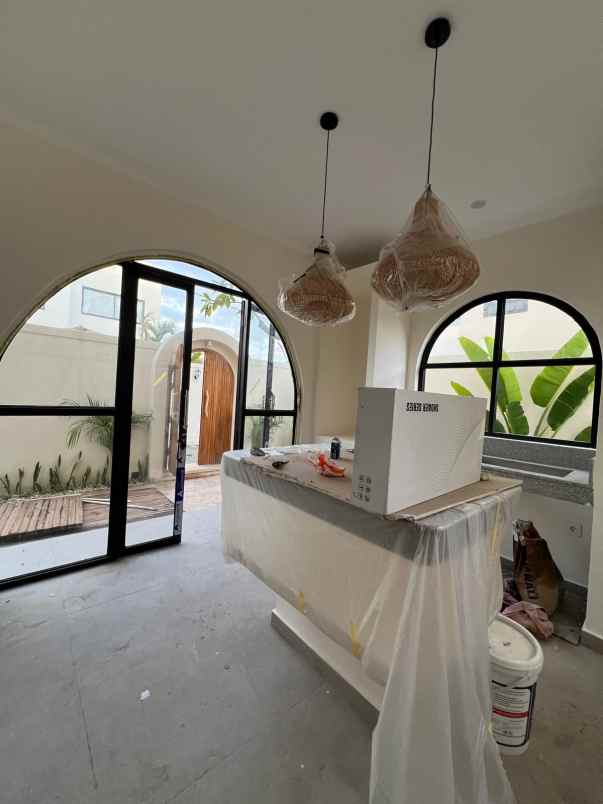 villa mewah siap huni