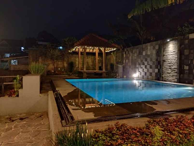 villa nazwa cisarua taman safari puncak