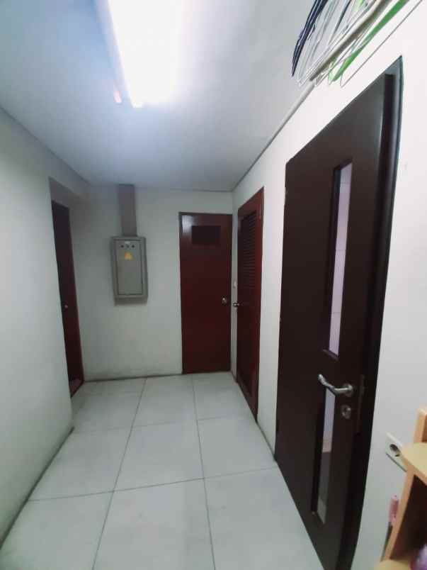 apartemen mewah lokasi strategis dekat senayan