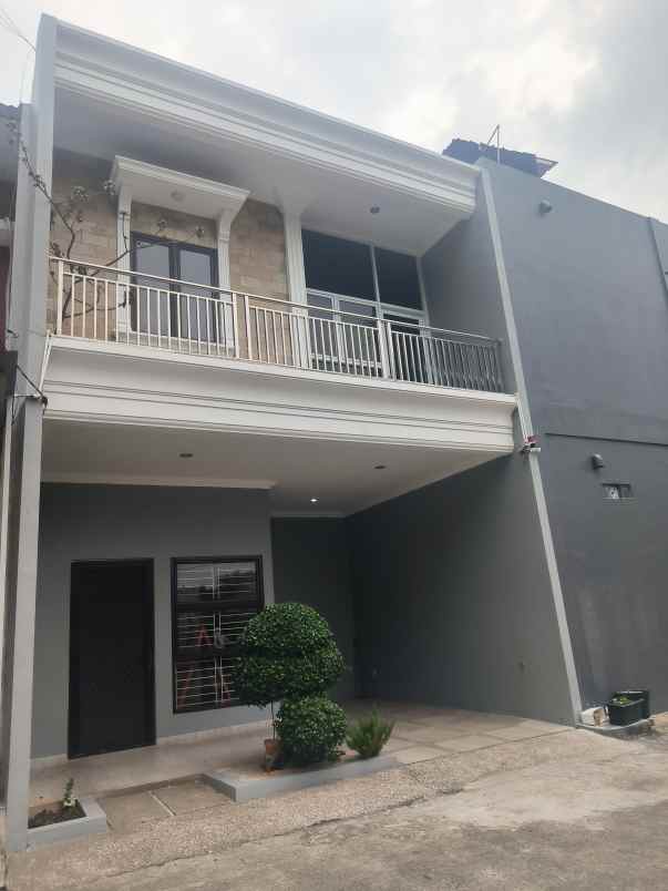 cluster puri cipayung jakarta