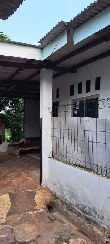 dijual butuh rumah induk dan kontrakan 3 pintu