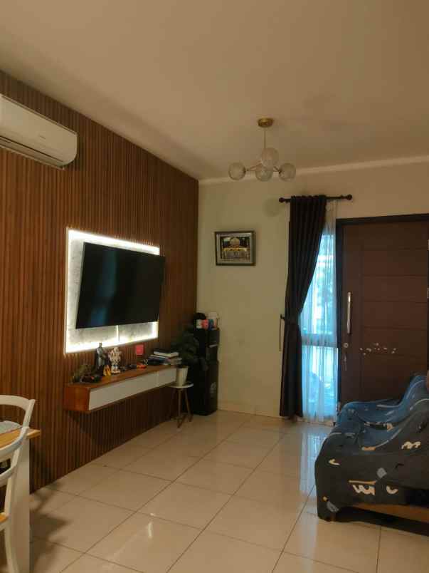 dijual cepat rumah murah diolive summarecon bekasi