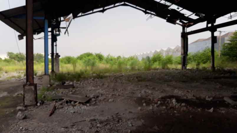 dijual gudang ex pabrik hitung tanah di legundi