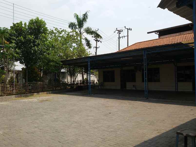 dijual gudang ex pabrik hitung tanah di legundi