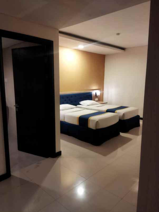 dijual hotel jl otista