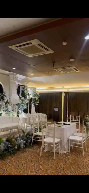 dijual hotel jl otista