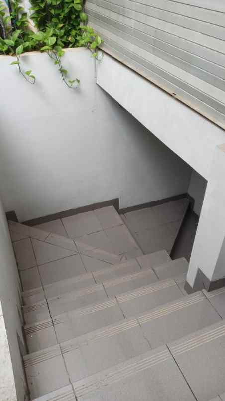 dijual ruko gudang kantor srengseng sawah jagakarsa