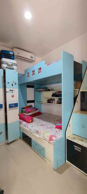 dijual rumah 2 lantai hook full furnished