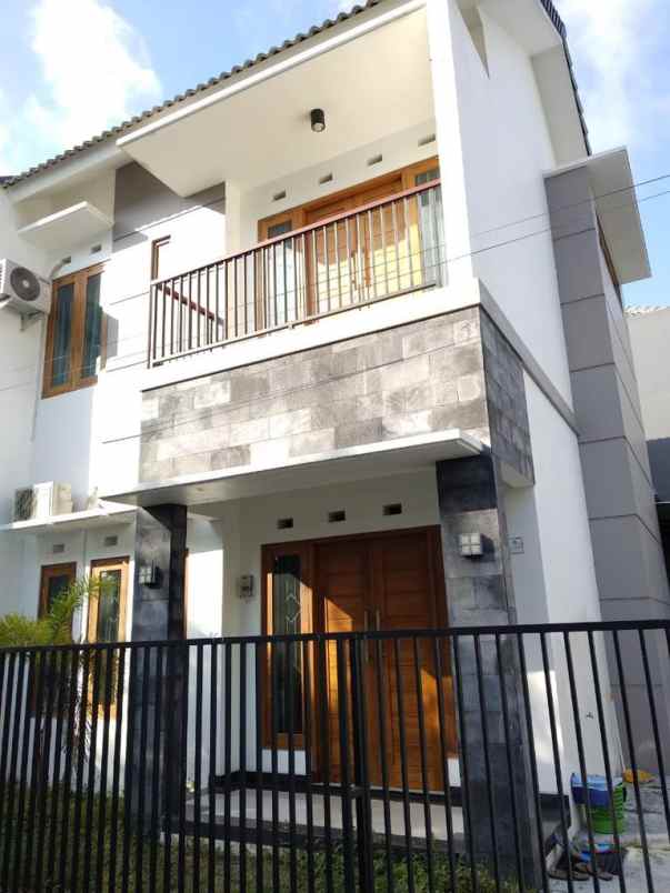 dijual rumah 799q 6ch sinduharjo