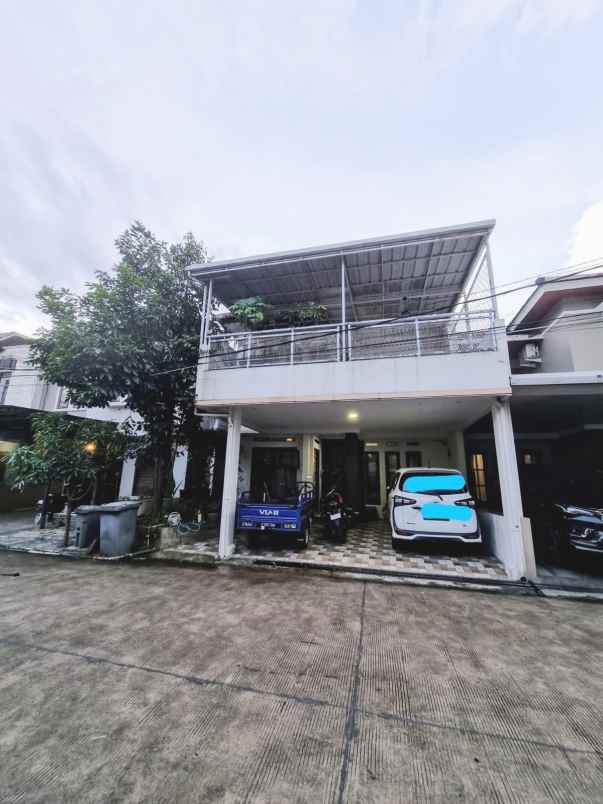 dijual rumah antapani